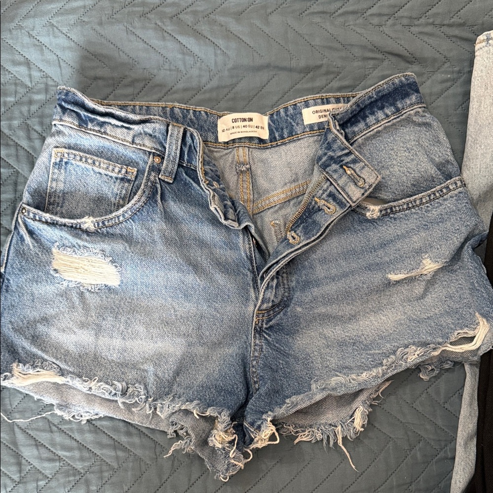 Cotton On Women's Distressed Light Blue Jean Shorts